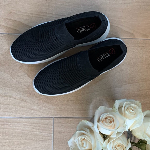 Blondo Shoes - Blondo Black Tennis Shoes/Sneakers Waterproof Tuckernuck